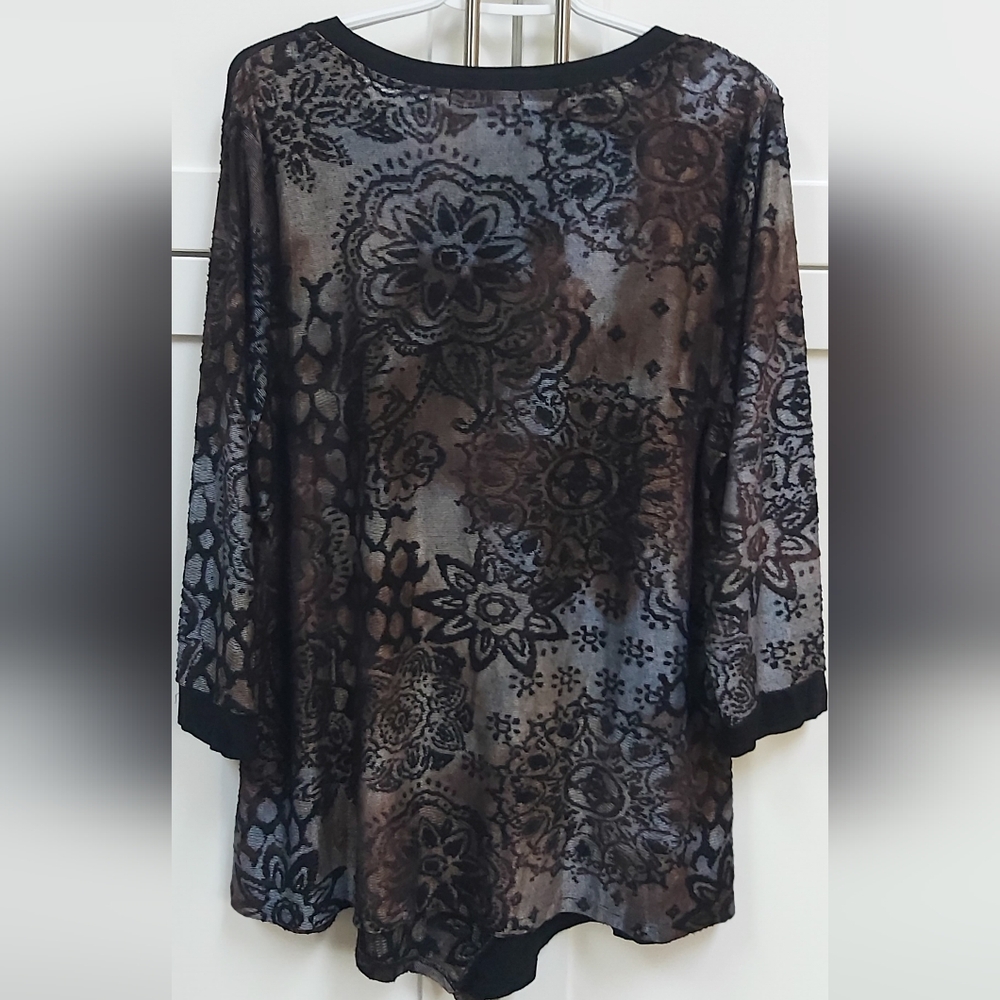 Cativa Patterned Tunic Top - Picture 6 of 7